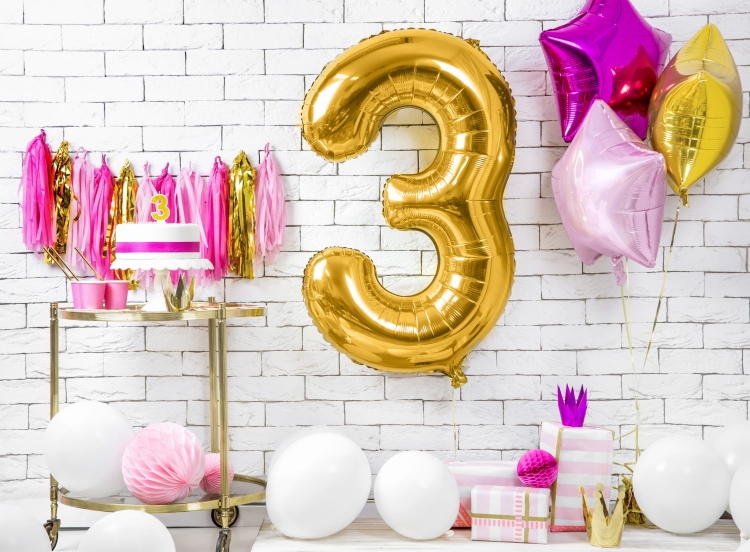 dekoracja-na-jubileusz-zloty-balon-cyfra-3.jpg